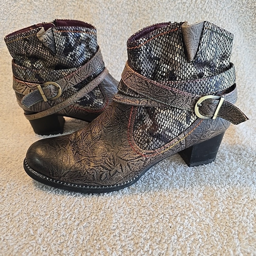 L'Artiste by Spring Step Zhamsha Shine EU 41 Leather Western‎ Ankle Bootie Boots